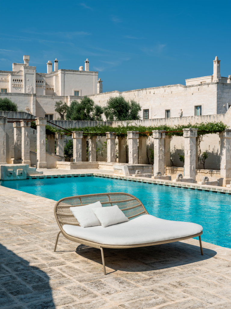 Panama sunbed detail high res