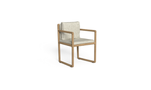 houte frame stoel met witte kussens