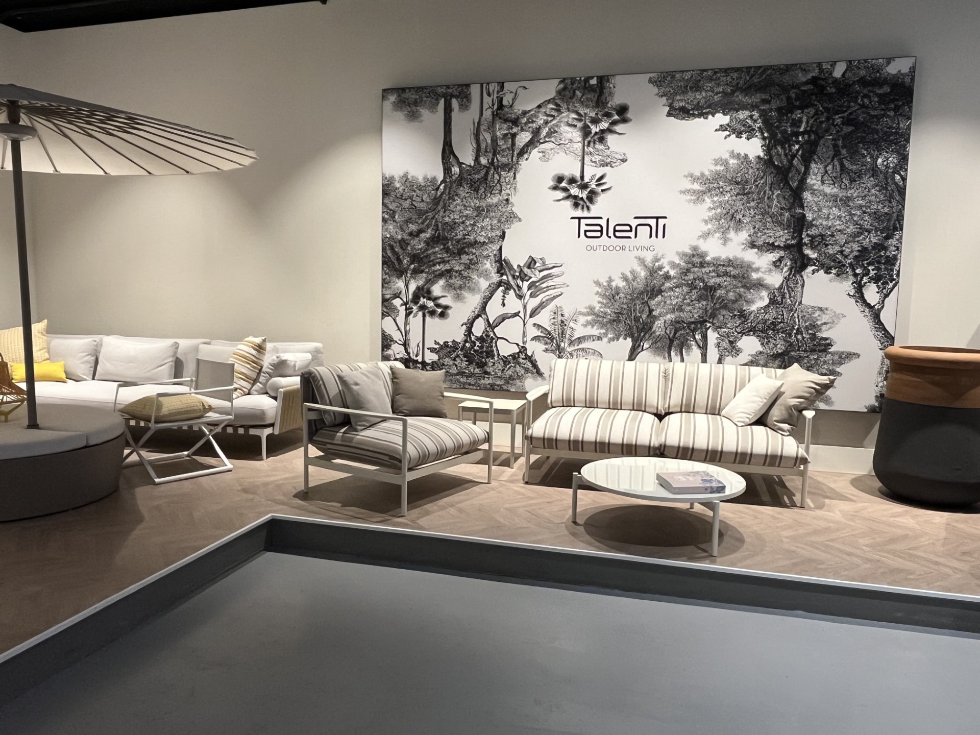 Showroom 1