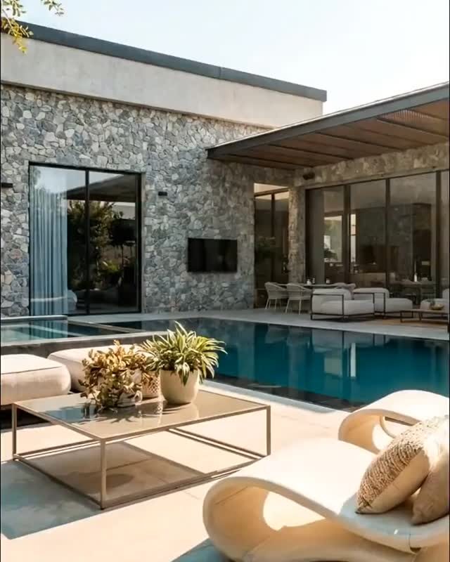 Instagram post from talenti_outdoor.nl. This post is in position 0.